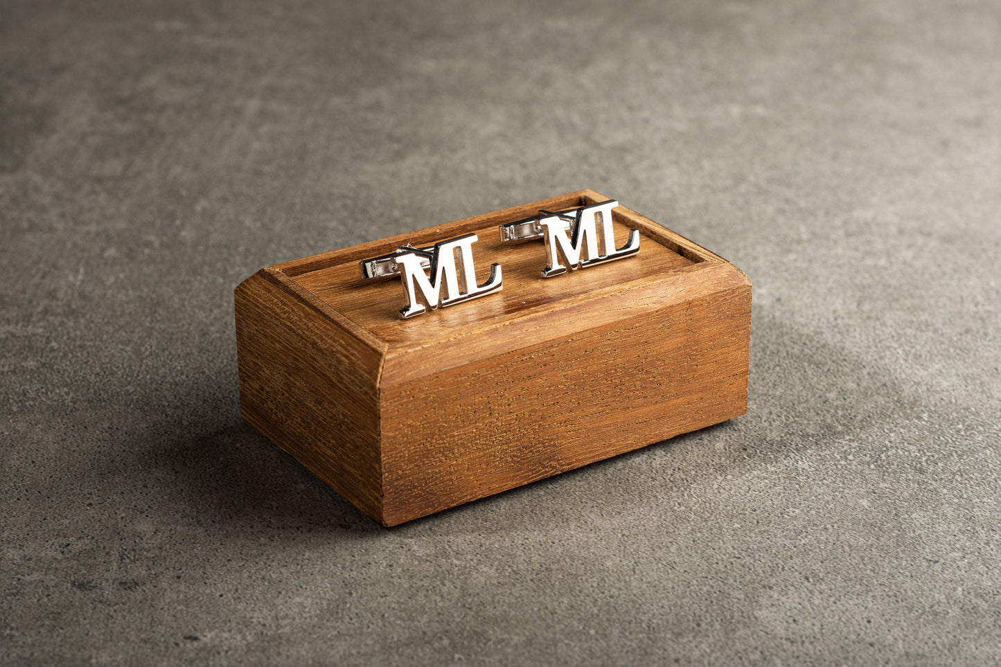 Comparison of straight and diagonal layout styles for personalized cufflinks